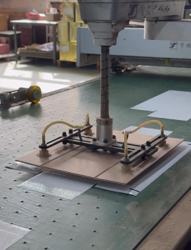 自动定位机